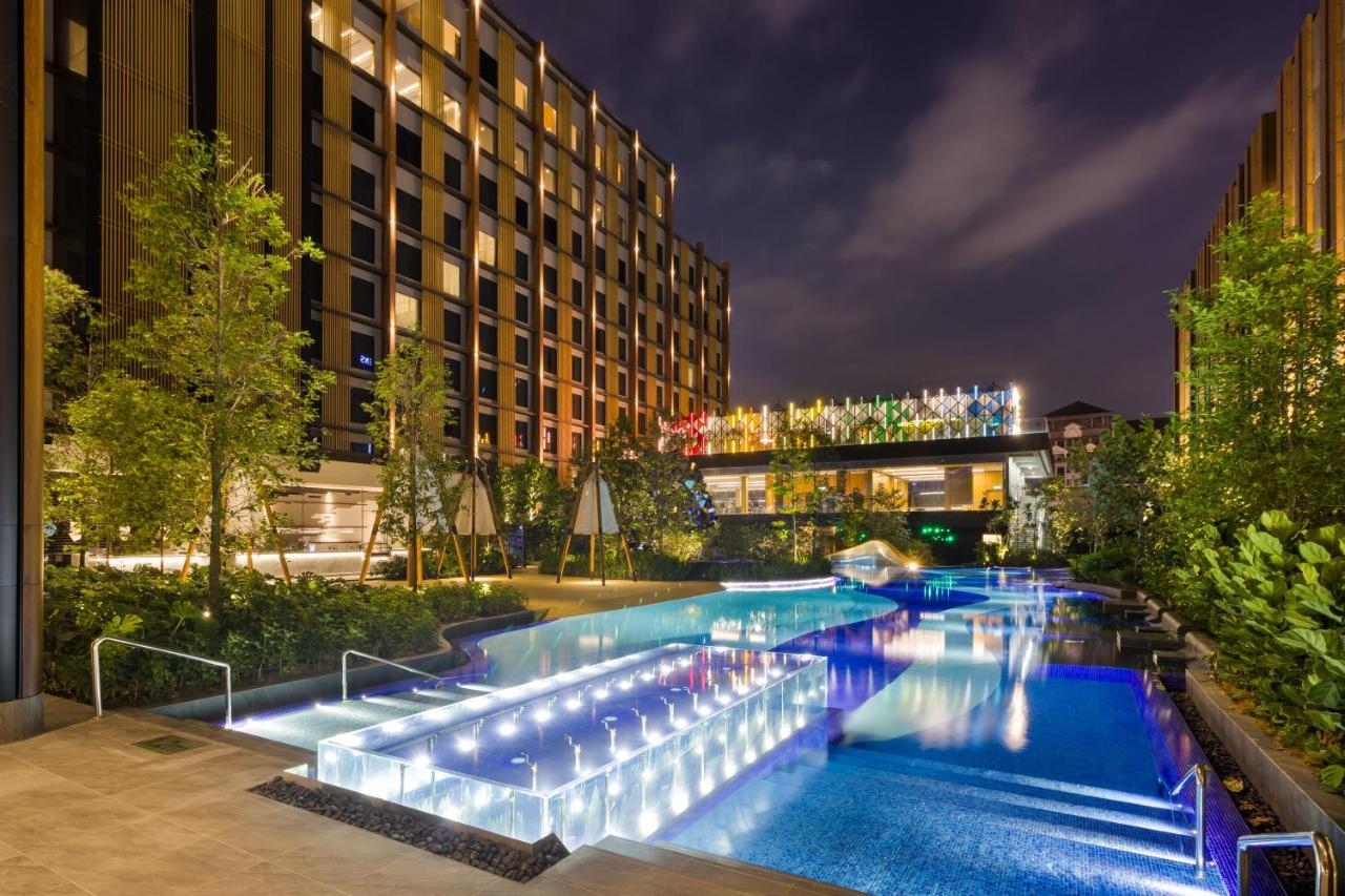 M Resort & Hotel กัวลาลัมเปอร์ ภายนอก รูปภาพ The Panorama pool at The Panorama