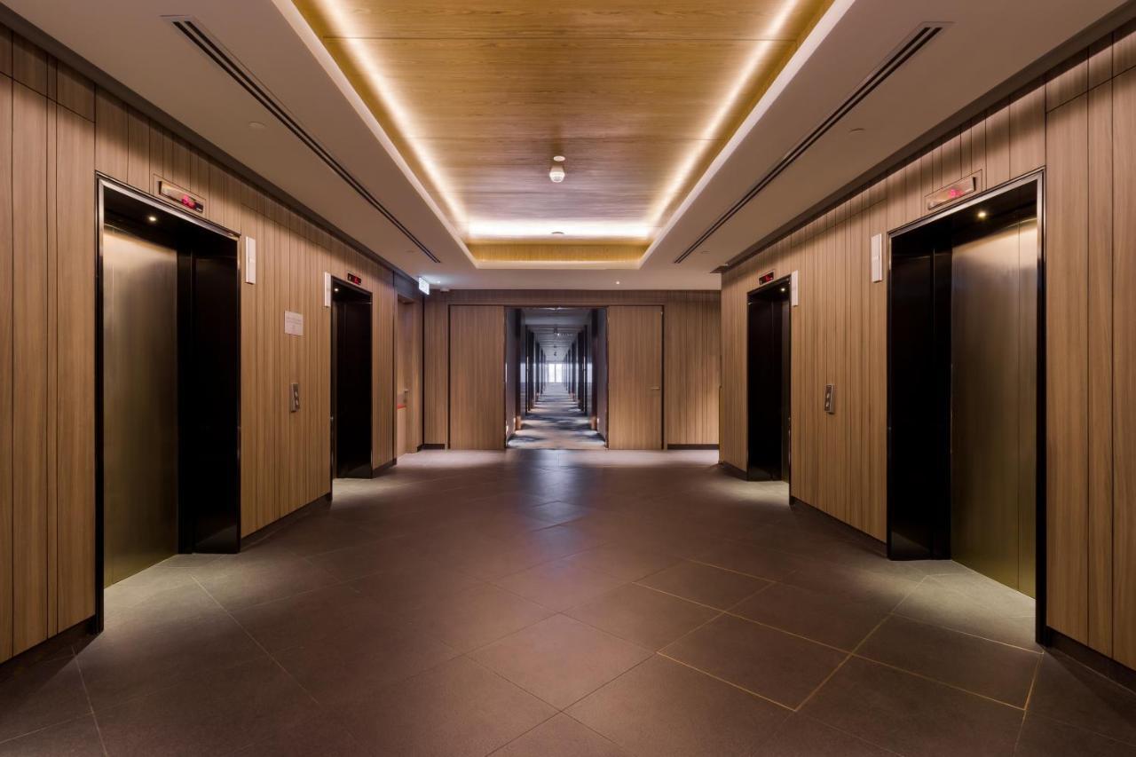 M Resort & Hotel กัวลาลัมเปอร์ ภายนอก รูปภาพ The elevators at the 10th floor