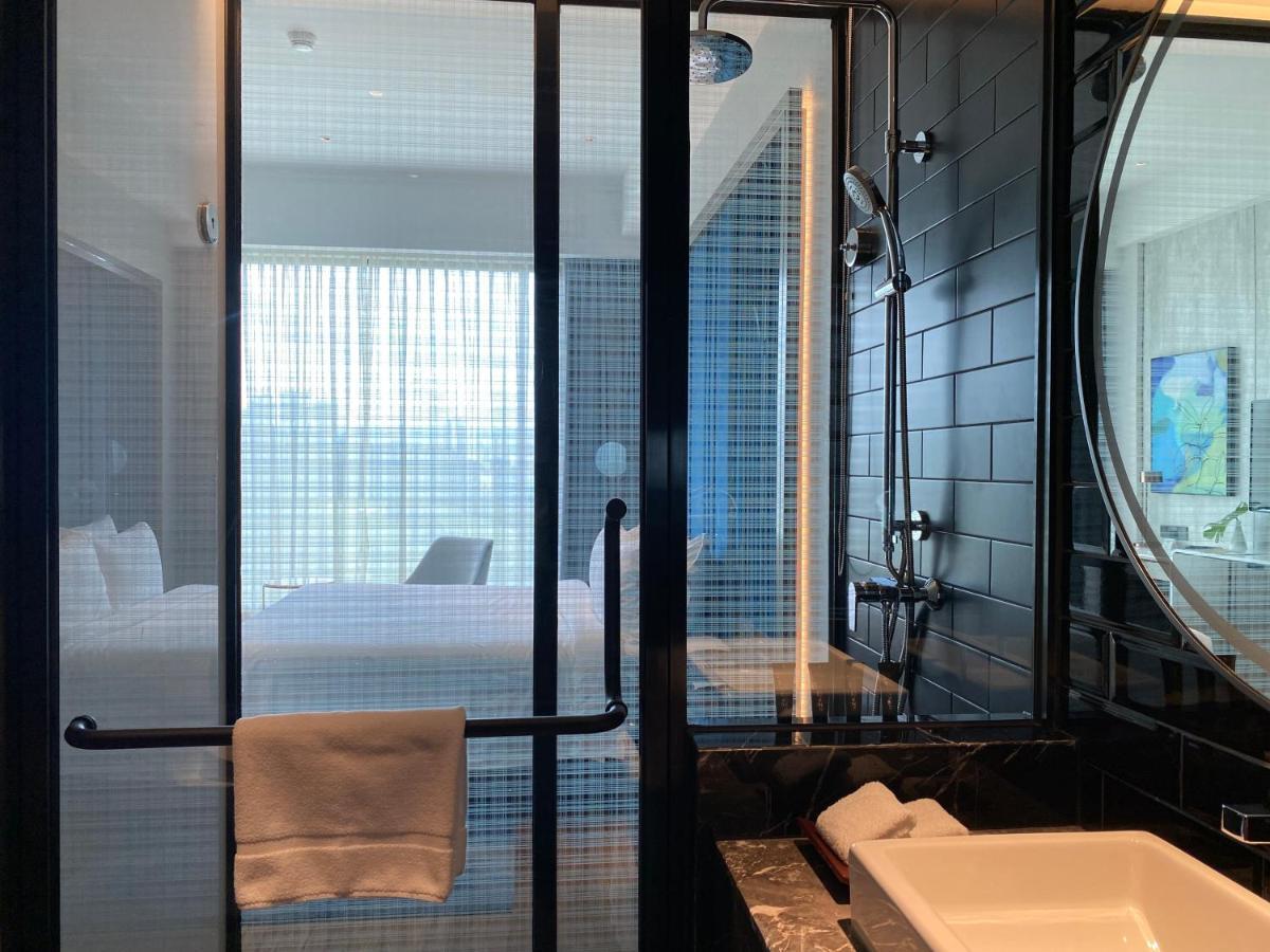 M Resort & Hotel กัวลาลัมเปอร์ ภายนอก รูปภาพ Bathroom of a Deluxe Room