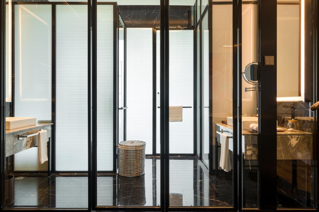 M Resort & Hotel กัวลาลัมเปอร์ ภายนอก รูปภาพ A shower enclosure